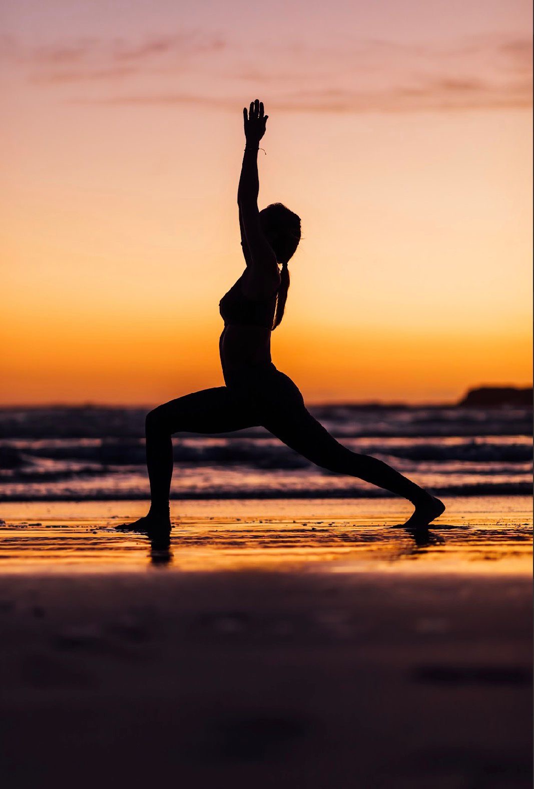 Prática de yoga ao amanhecer