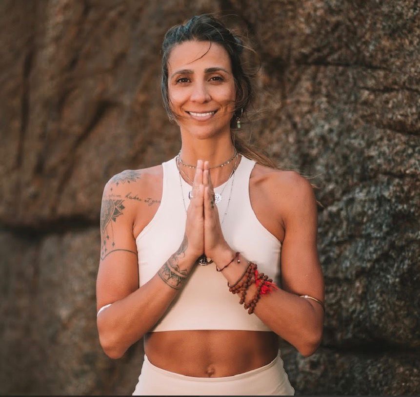 Débora Melo, professora de yoga